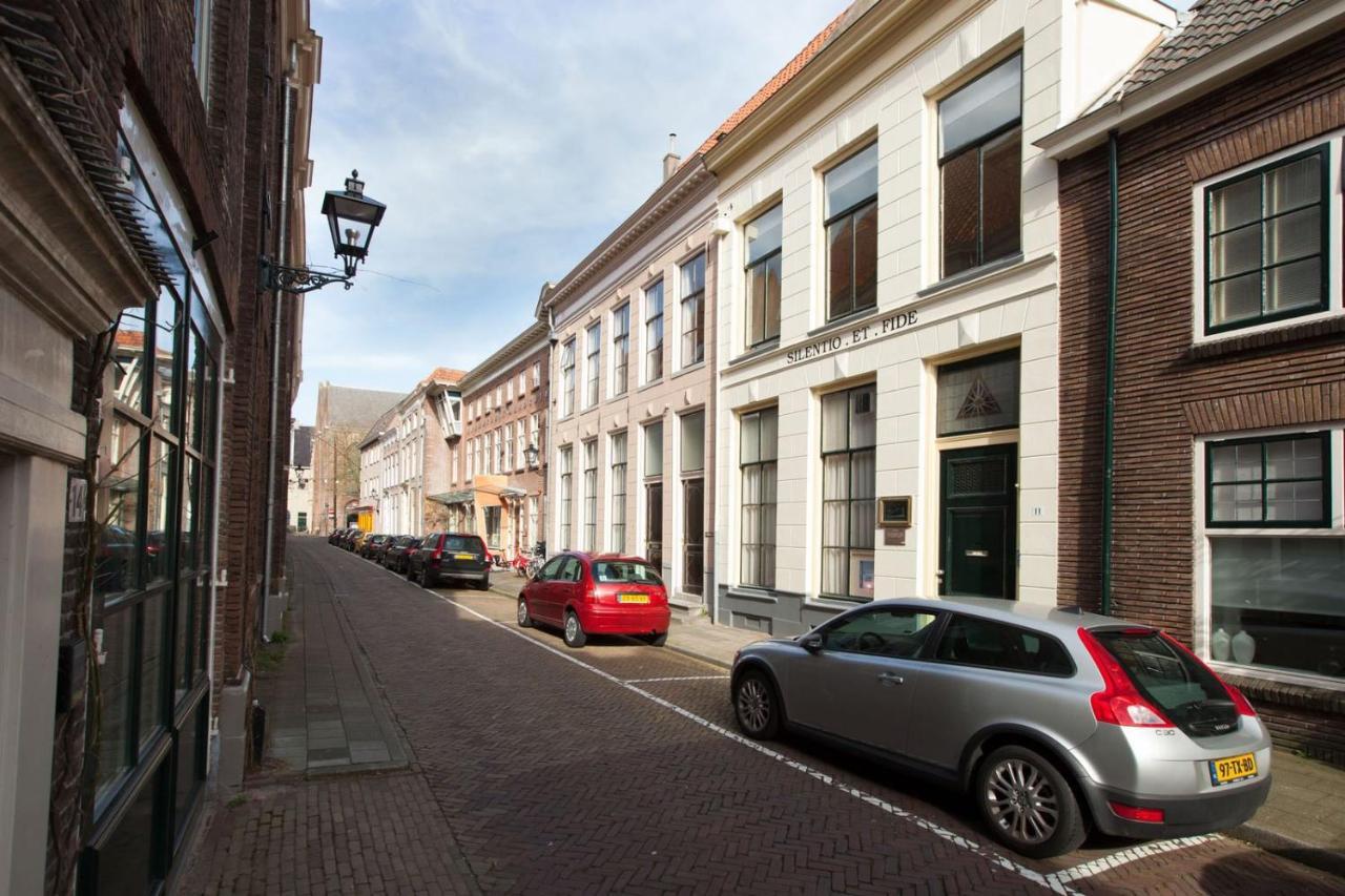 Stadslogement Bij De Sassenpoort Zwolle  Exterior photo